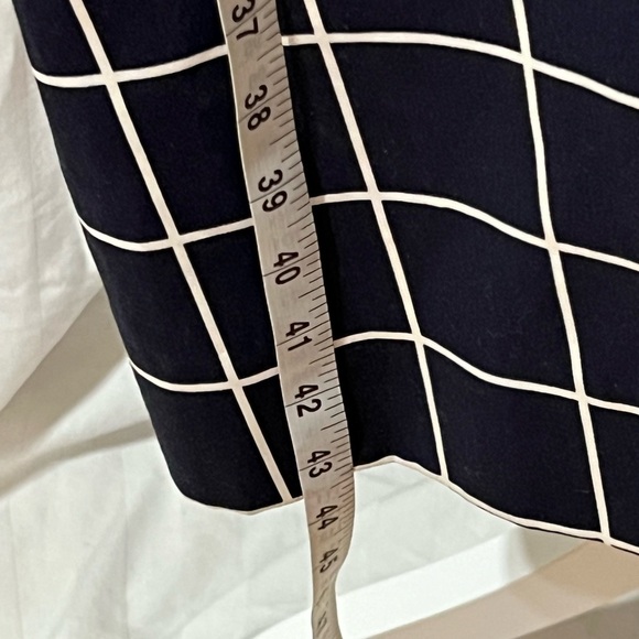 LIZ CLAIBORNE Classy Spring Checkered Long Navy Blue Coat with Pockets - Picture 11 of 13